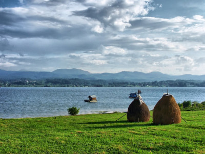 9. Bike Adventure Jezero Modrac