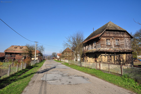 1. Dvor polumaraton