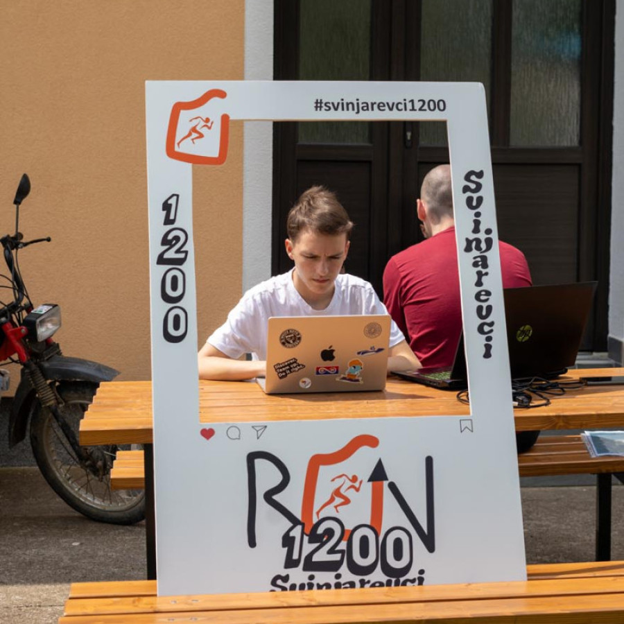 Svinjarevačkih 1200 (Svinjarevačkih 1200)