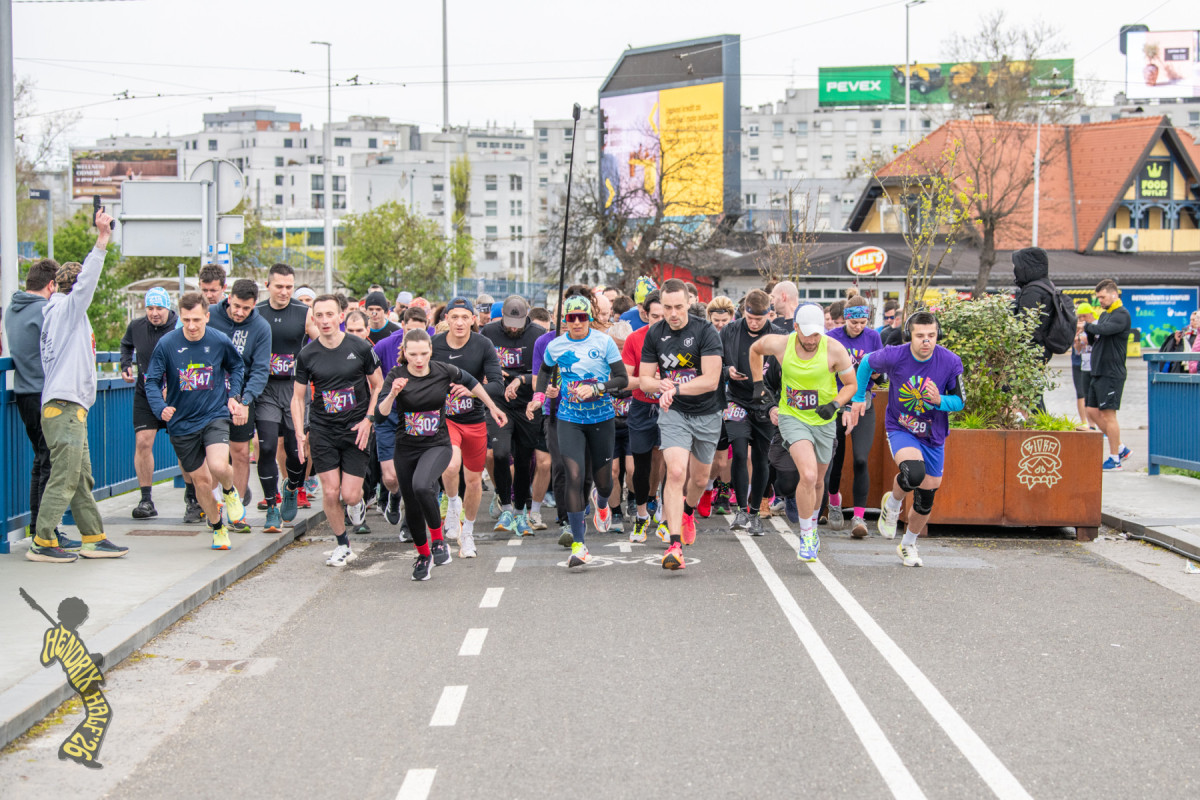 Petica (17. Hendrix Half)