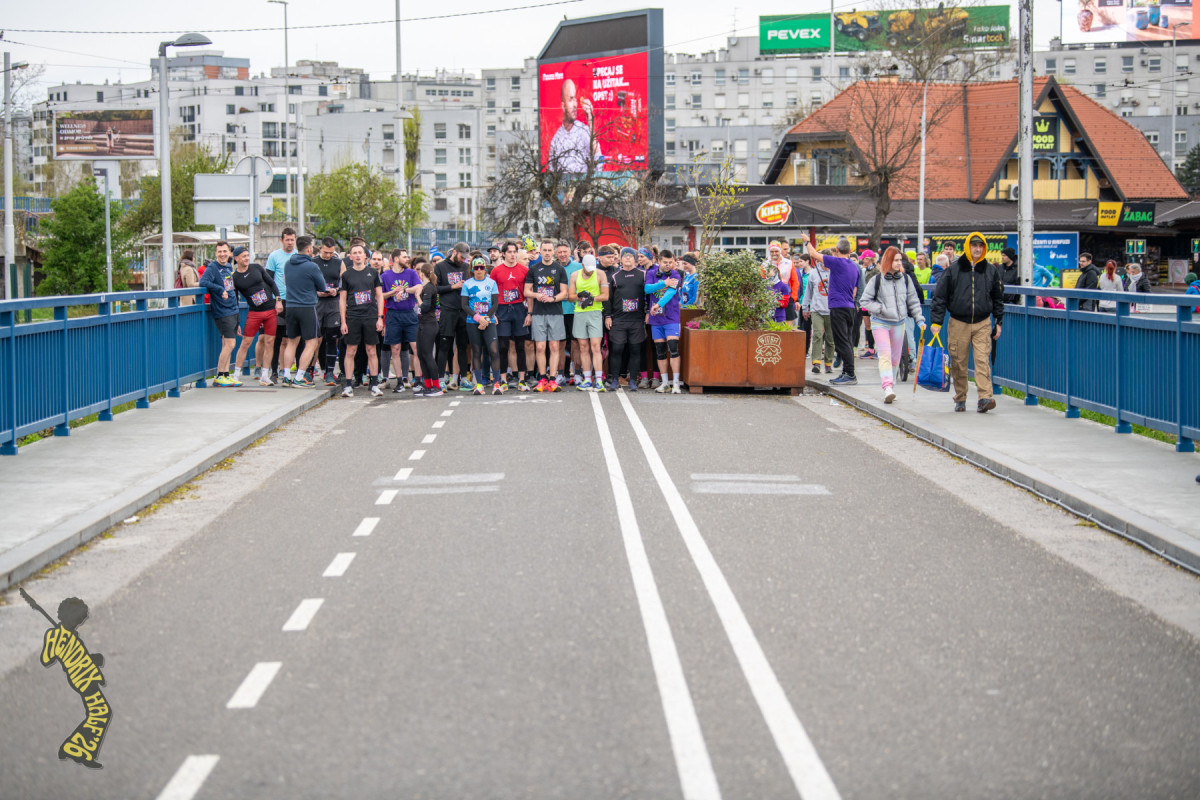 Petica (17. Hendrix Half)