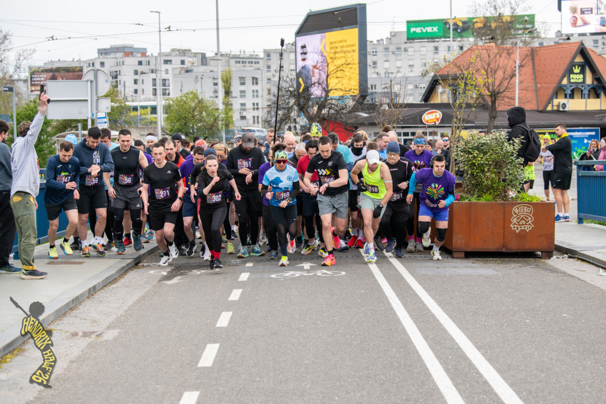 Petica (17. Hendrix Half)