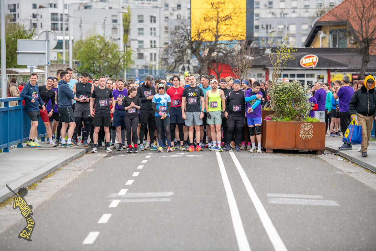 Petica (17. Hendrix Half)