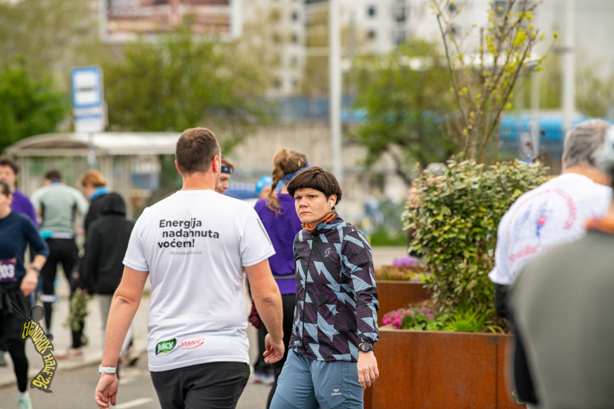 Petica (17. Hendrix Half)