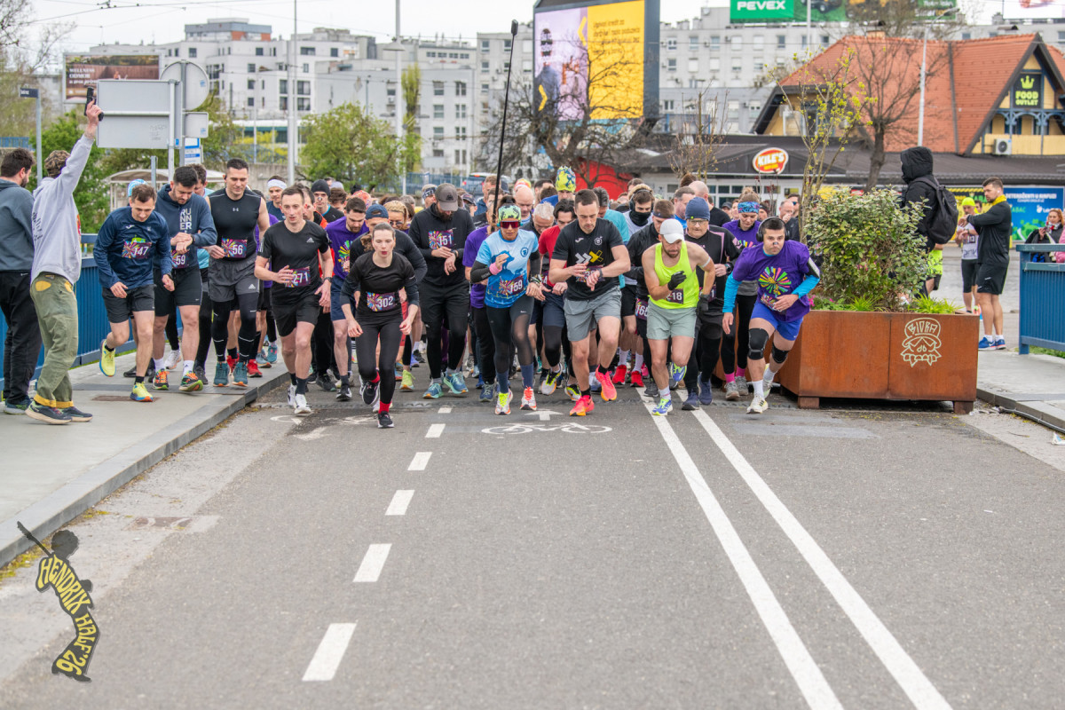 Petica (17. Hendrix Half)