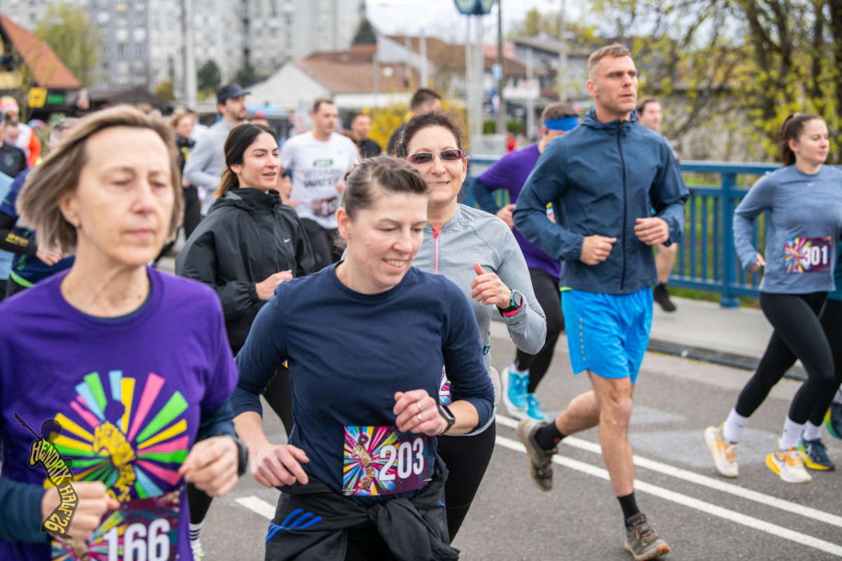 Petica (17. Hendrix Half)