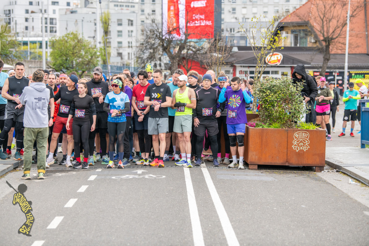 Petica (17. Hendrix Half)