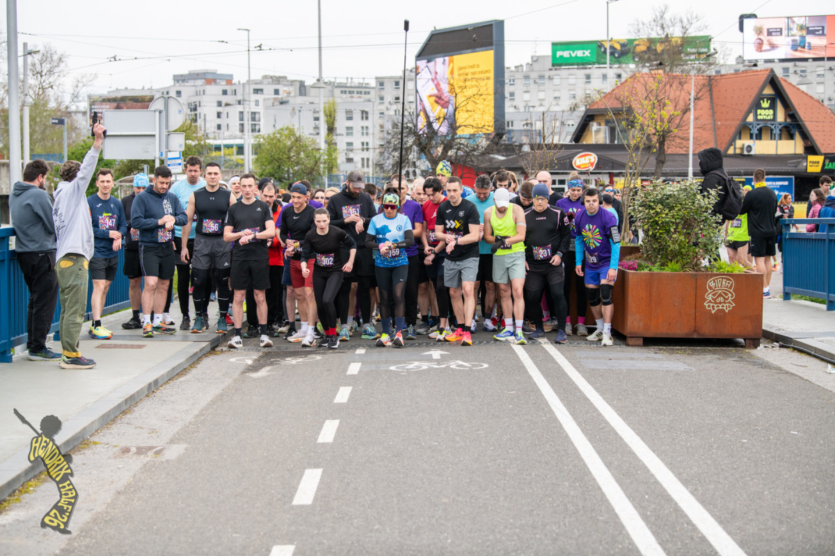 Petica (17. Hendrix Half)